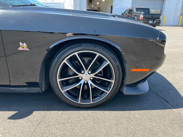 Used 2016 Dodge Challenger R/T Scat Pack w/ Leather Interior Group RWD image 7