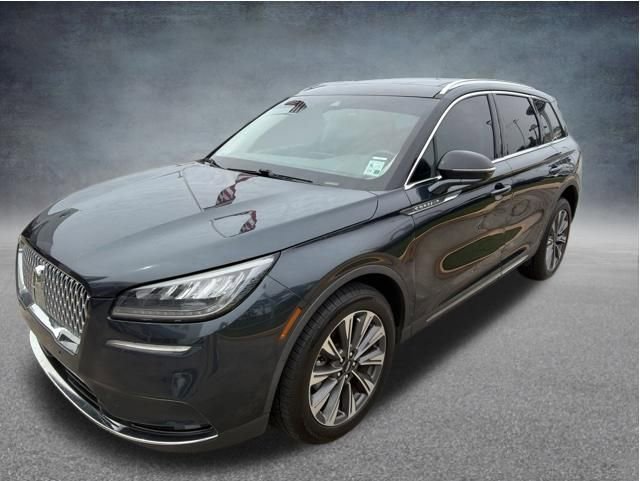 Used 2021 Lincoln Corsair Reserve w/ Elements Package FWD image 3