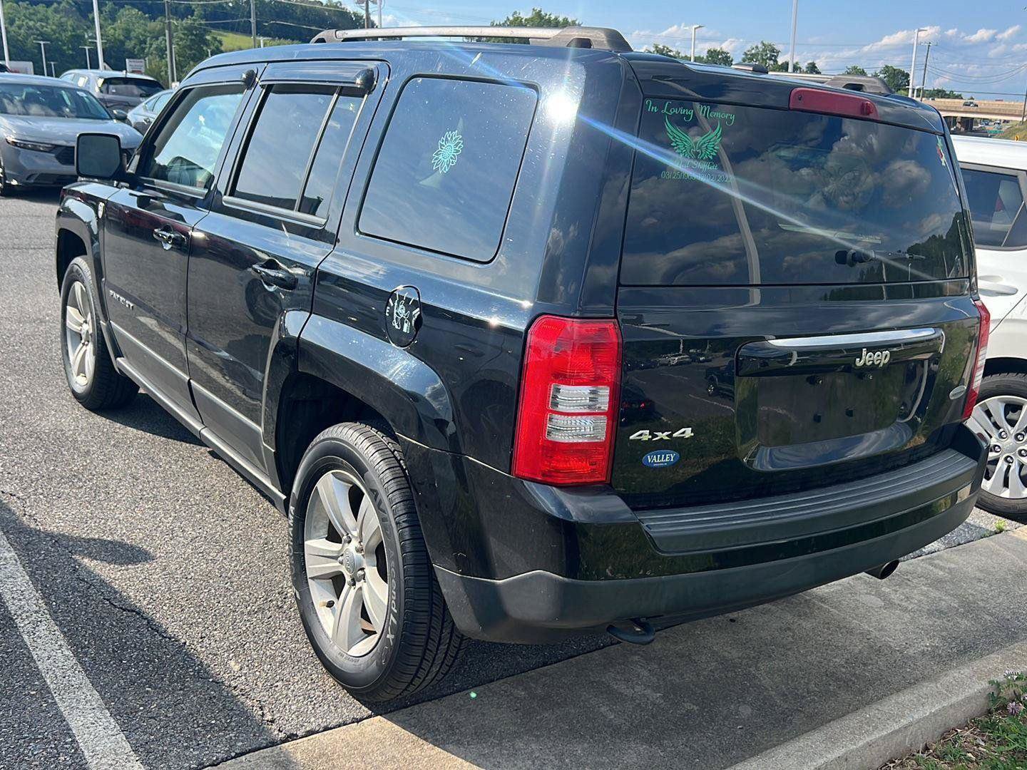Used 2017 Jeep Patriot Latitude AWD/4WD image 2