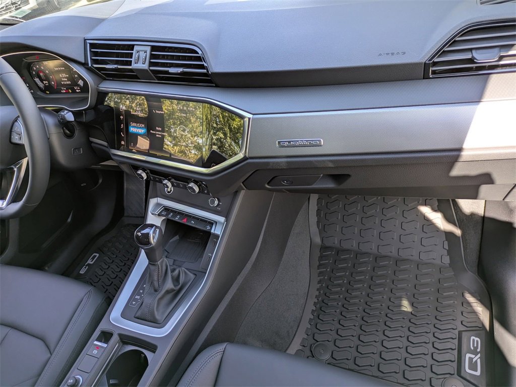 New 2025 Audi Q3 2.0T Premium image 37