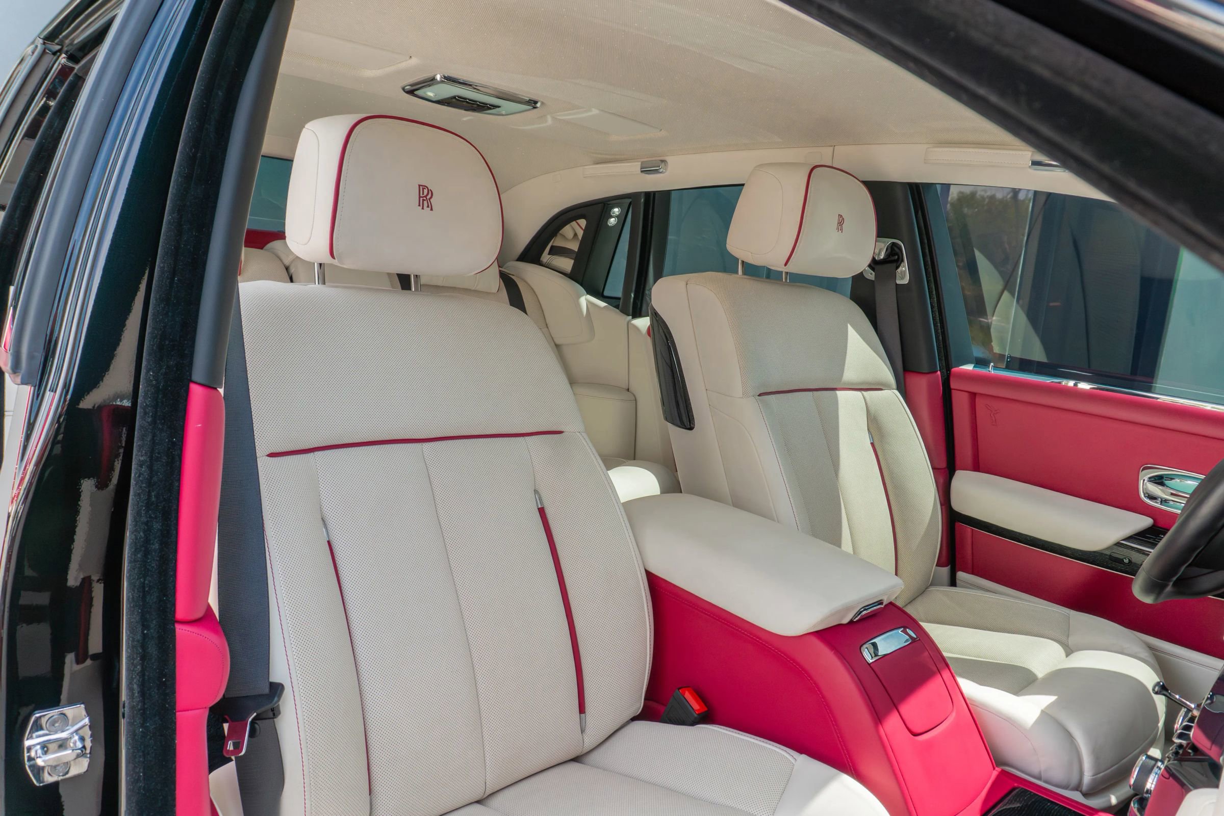 Used 2023 Rolls-Royce Phantom Sedan RWD image 14