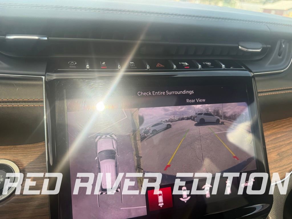 Used 2021 Jeep Grand Cherokee L Summit w/ Advanced Protech Group IV AWD/4WD image 18