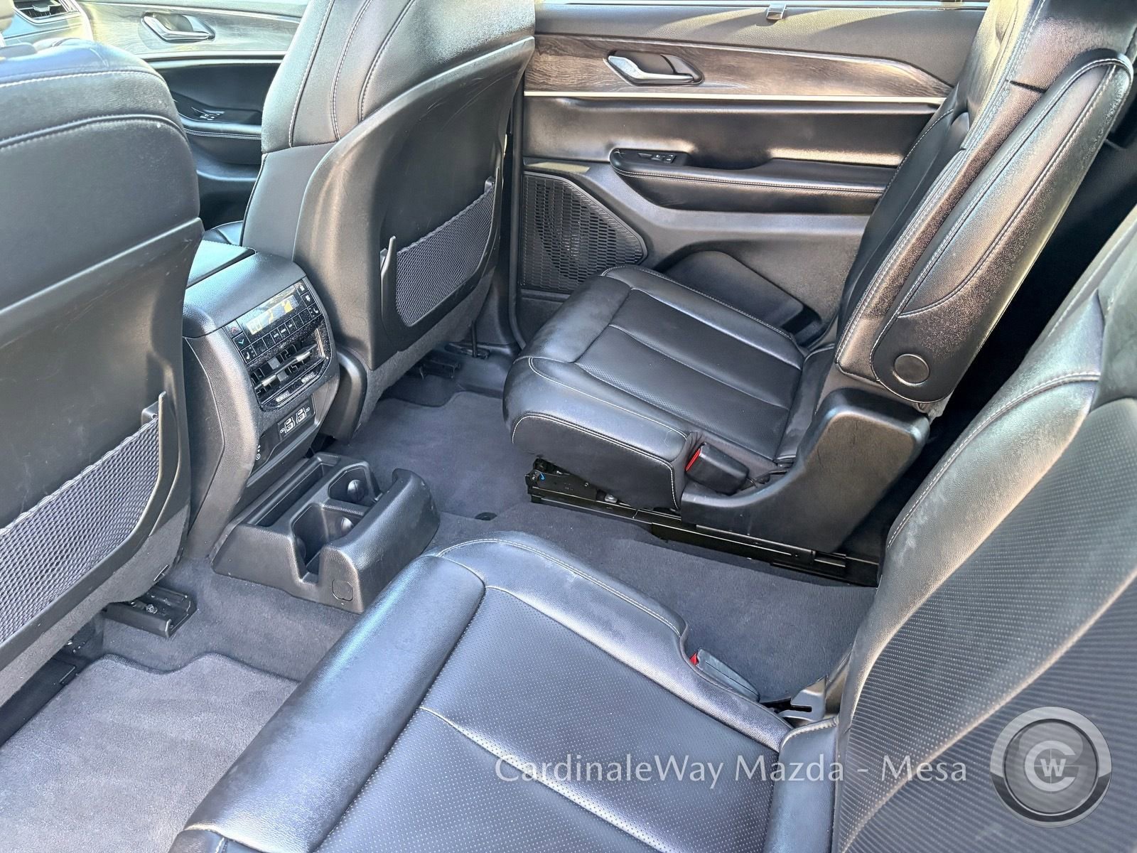 Used 2024 Jeep Grand Cherokee L Limited w/ Luxury Tech Group II image 25