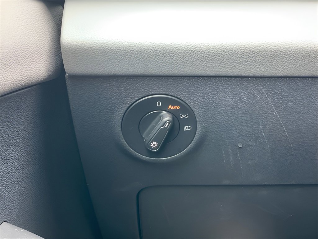 Used 2022 Volkswagen Taos SE image 26