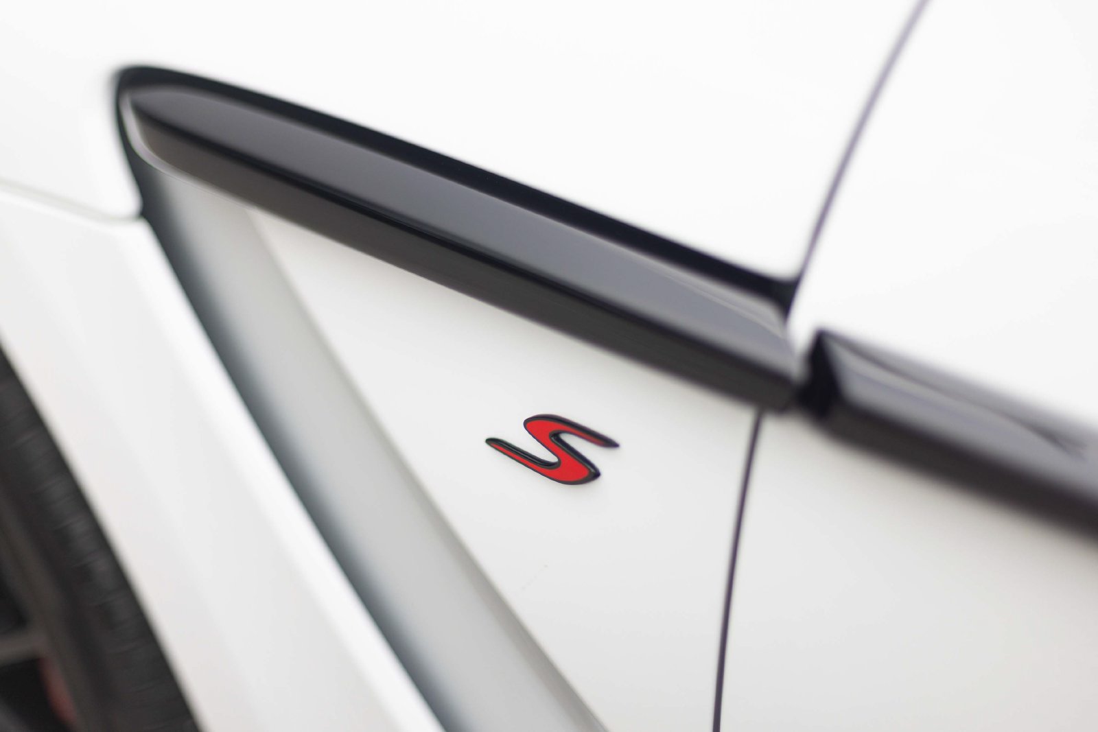 New 2026 Aston Martin DBX S AWD/4WD image 16