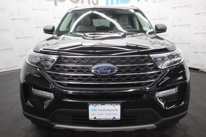 Used 2022 Ford Explorer XLT w/ Equipment Group 202A image 10