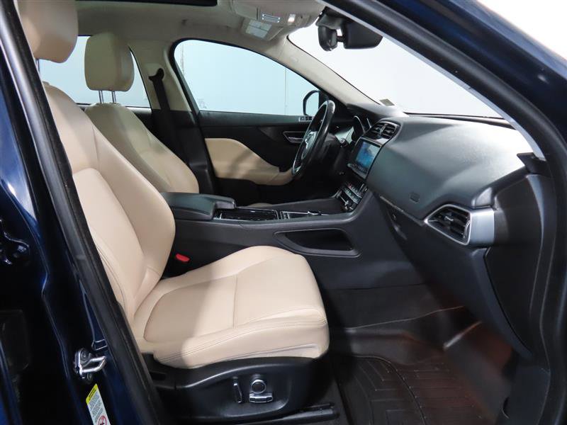 Used 2020 Jaguar F-PACE Premium image 38