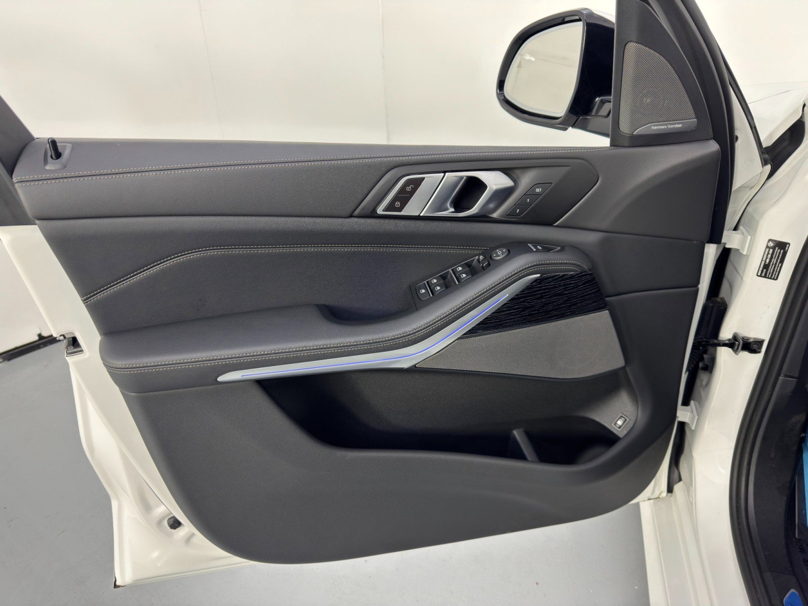 Used 2024 BMW X5 xDrive50e w/ M Sport Package image 48