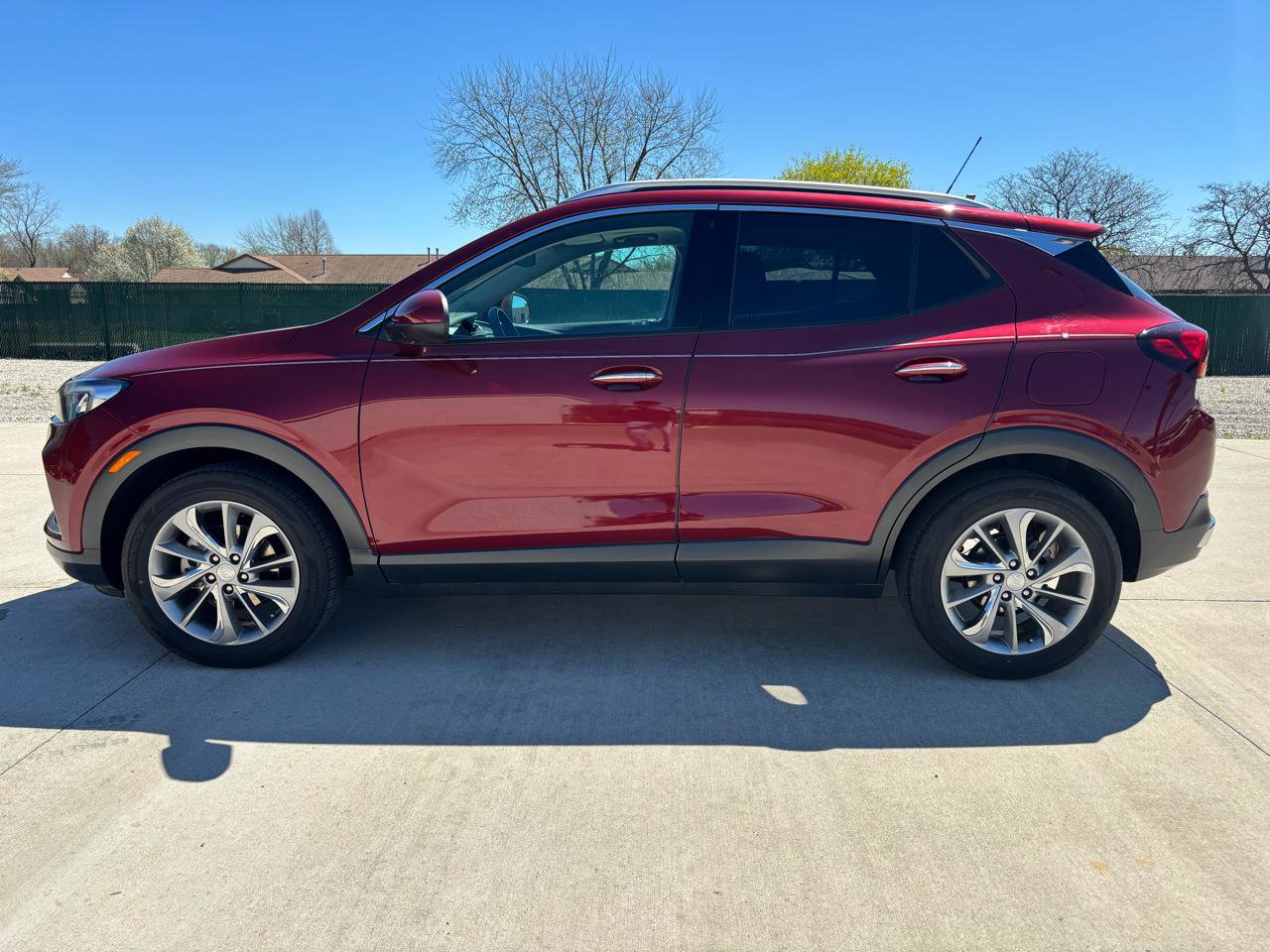 Used 2023 Buick Encore GX Essence w/ Experience Buick Package FWD image 2