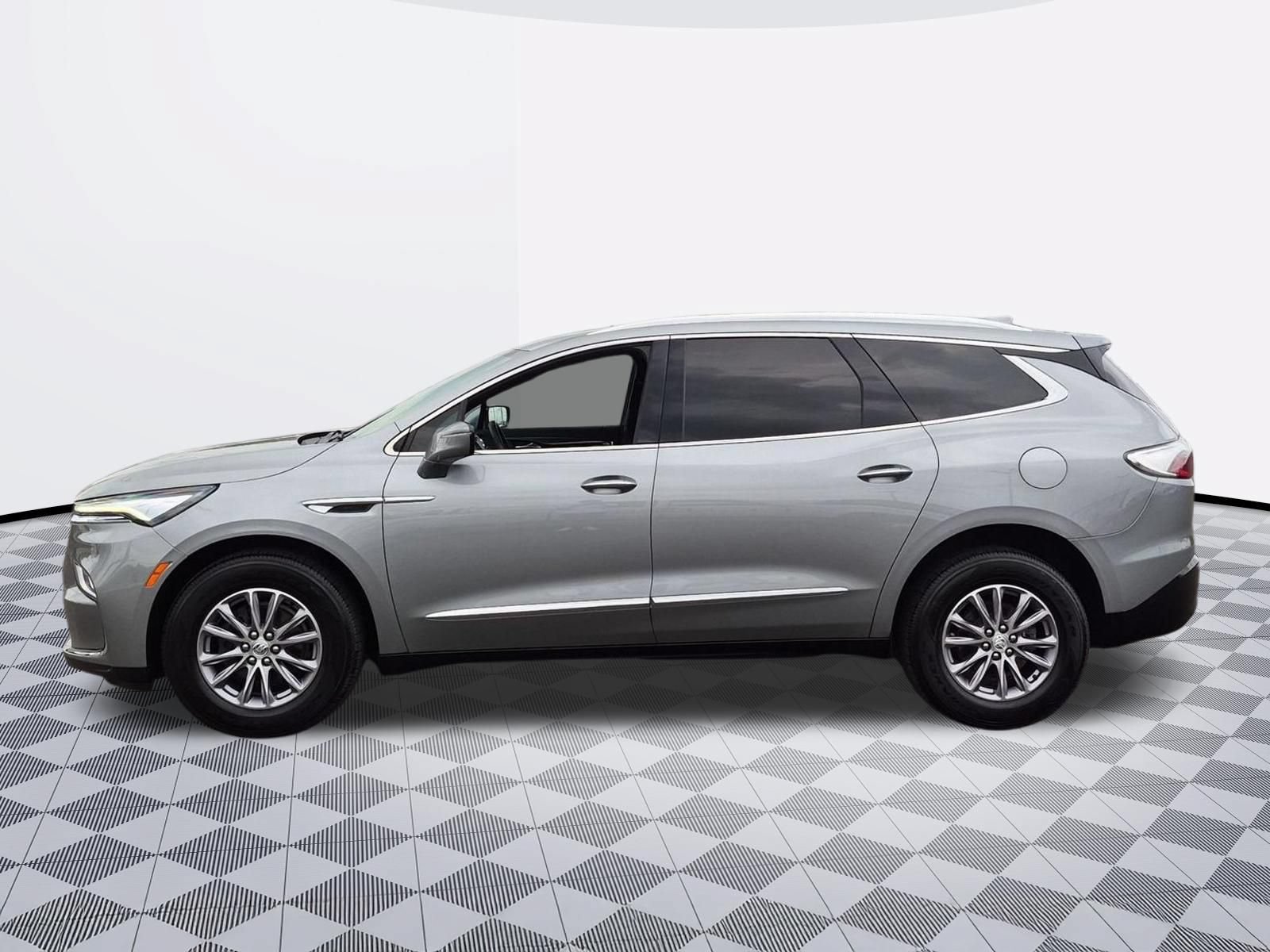 Certified 2023 Buick Enclave Essence AWD/4WD image 4