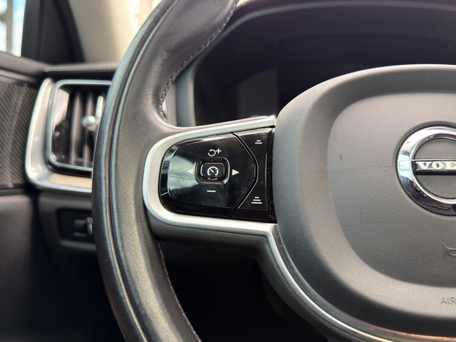 Used 2020 Volvo S60 T6 Inscription image 22