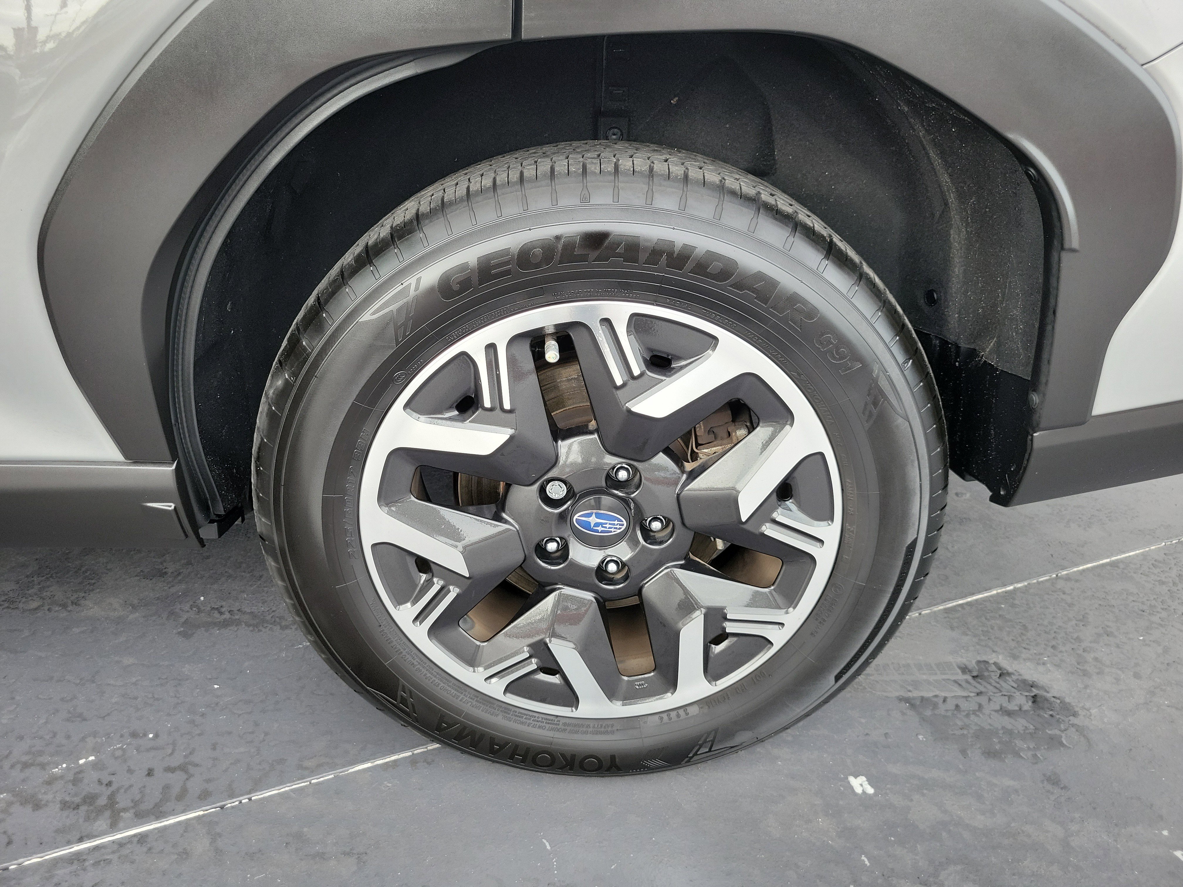 Used 2025 Subaru Forester Premium image 27