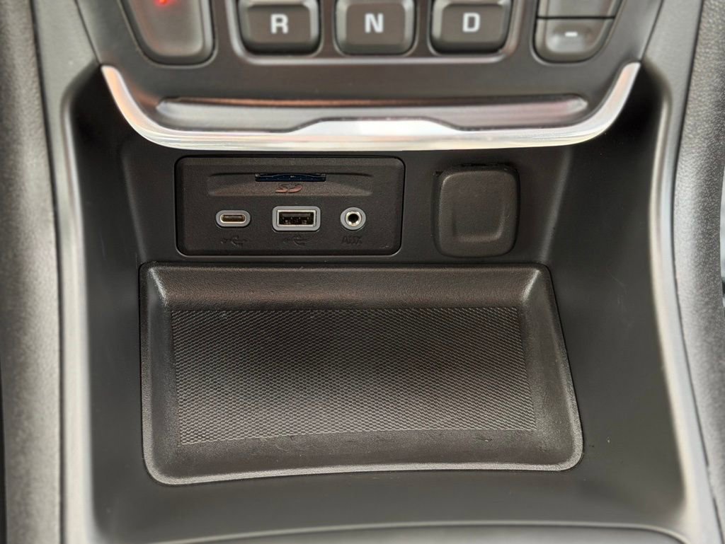 Used 2021 GMC Terrain SLT image 19