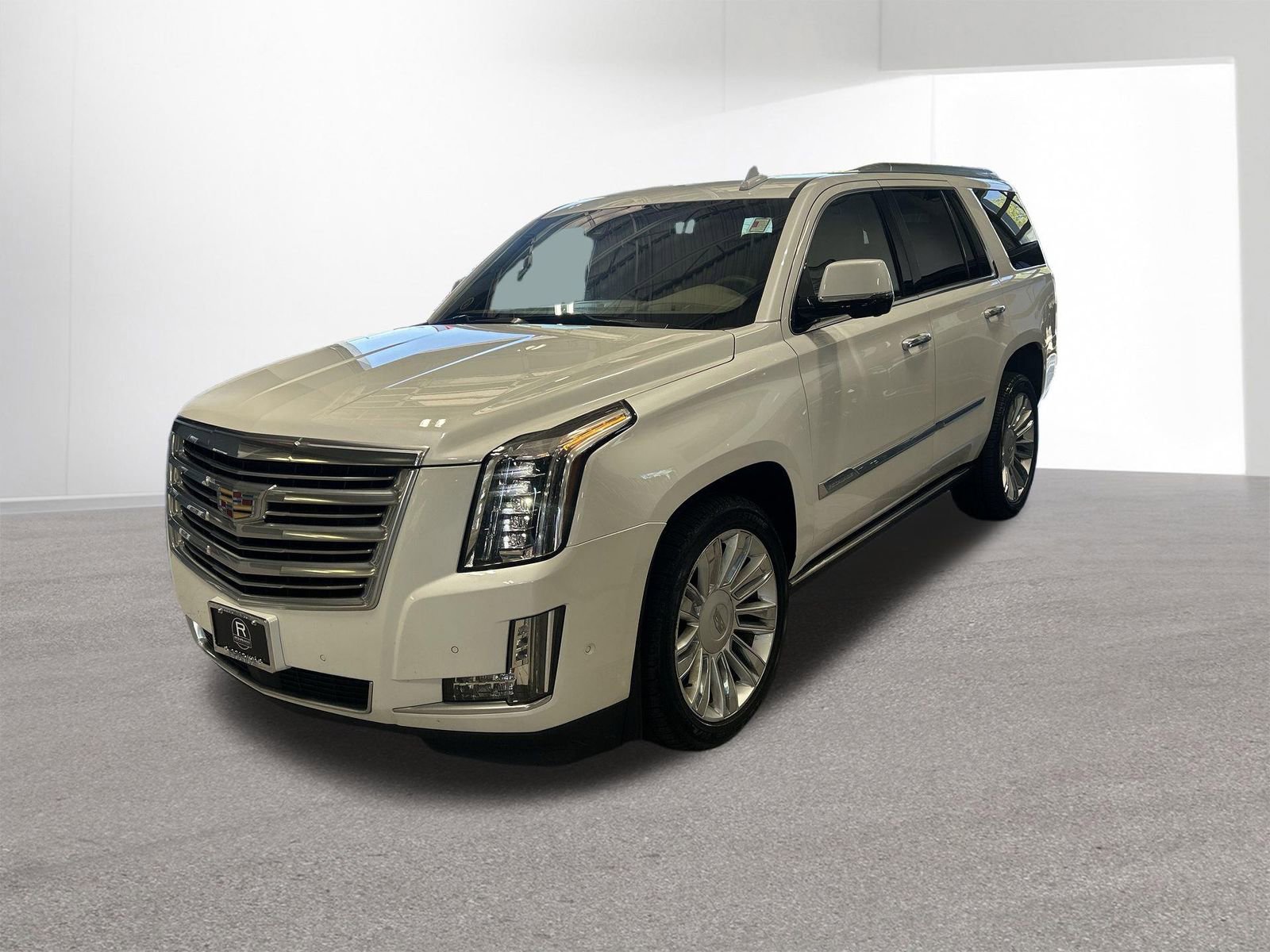 Used 2018 Cadillac Escalade Platinum AWD/4WD image 8