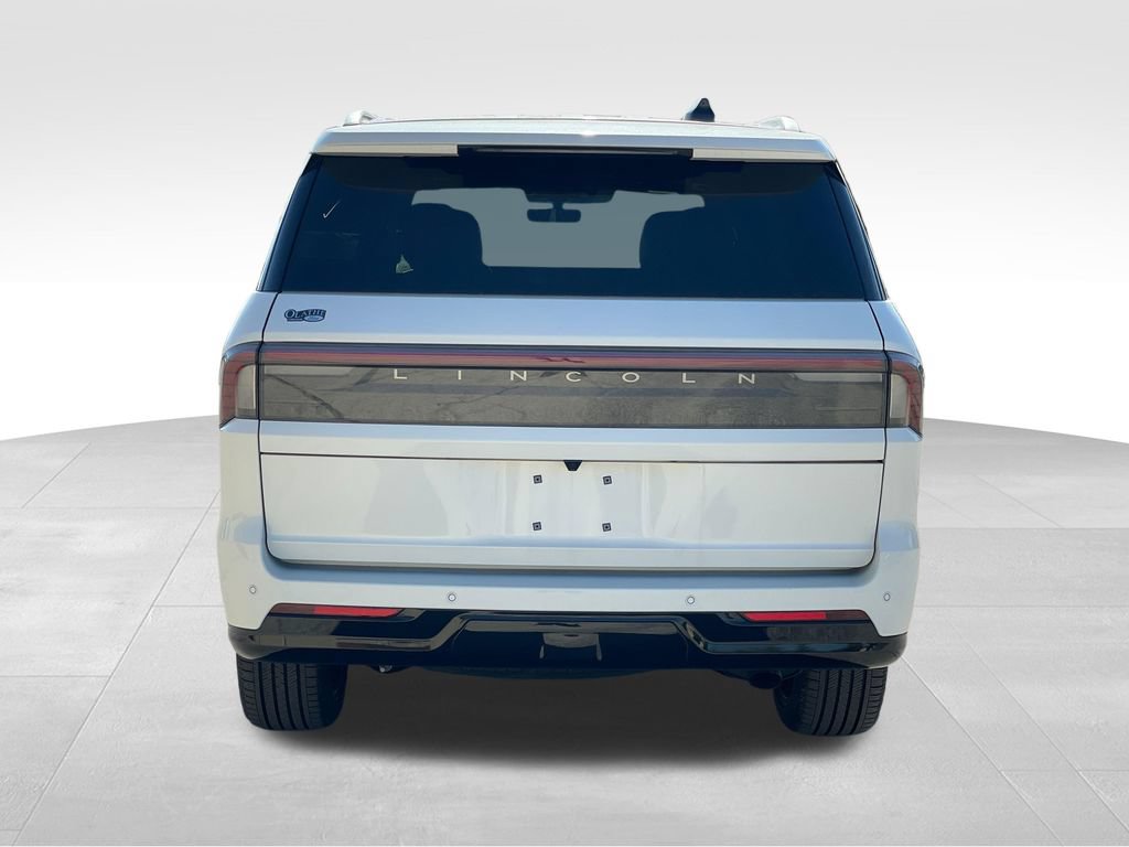 New 2026 Lincoln Navigator Reserve AWD/4WD image 4
