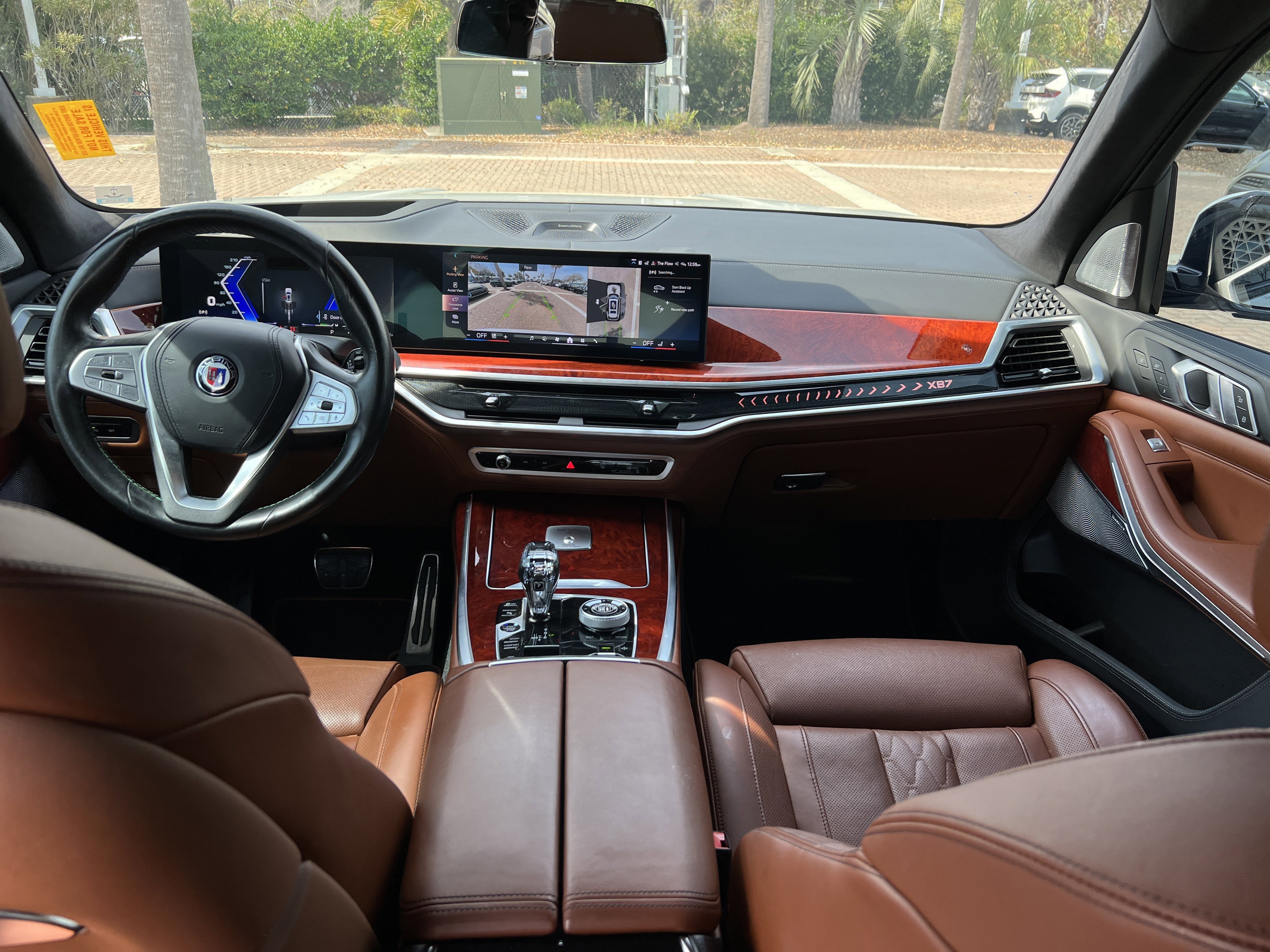 Used 2024 BMW ALPINA XB7 image 18