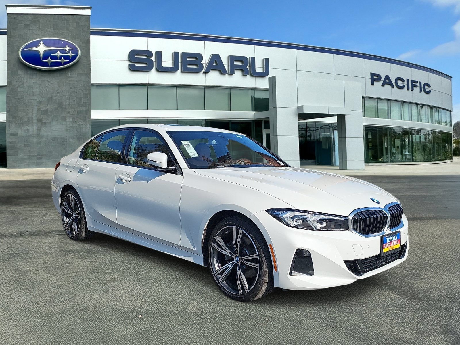 Used 2023 BMW 330i Sedan w/ Driving Assistance Package RWD image 1