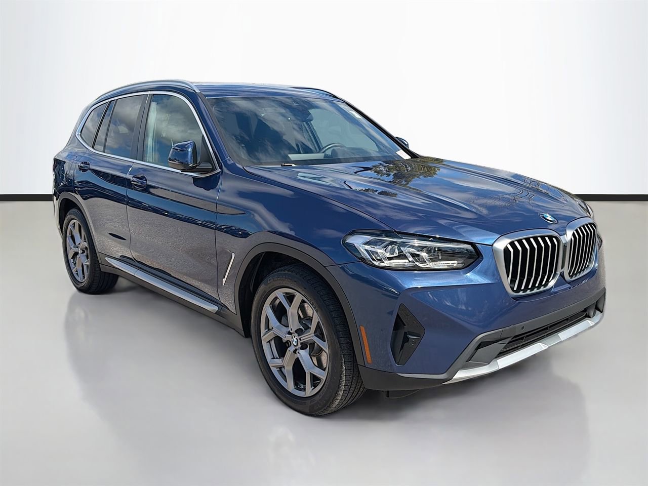 Certified 2023 BMW X3 sDrive30i w/ Convenience Package image 2