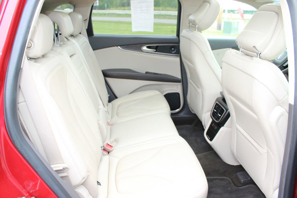 Used 2020 Lincoln Nautilus Reserve FWD image 17