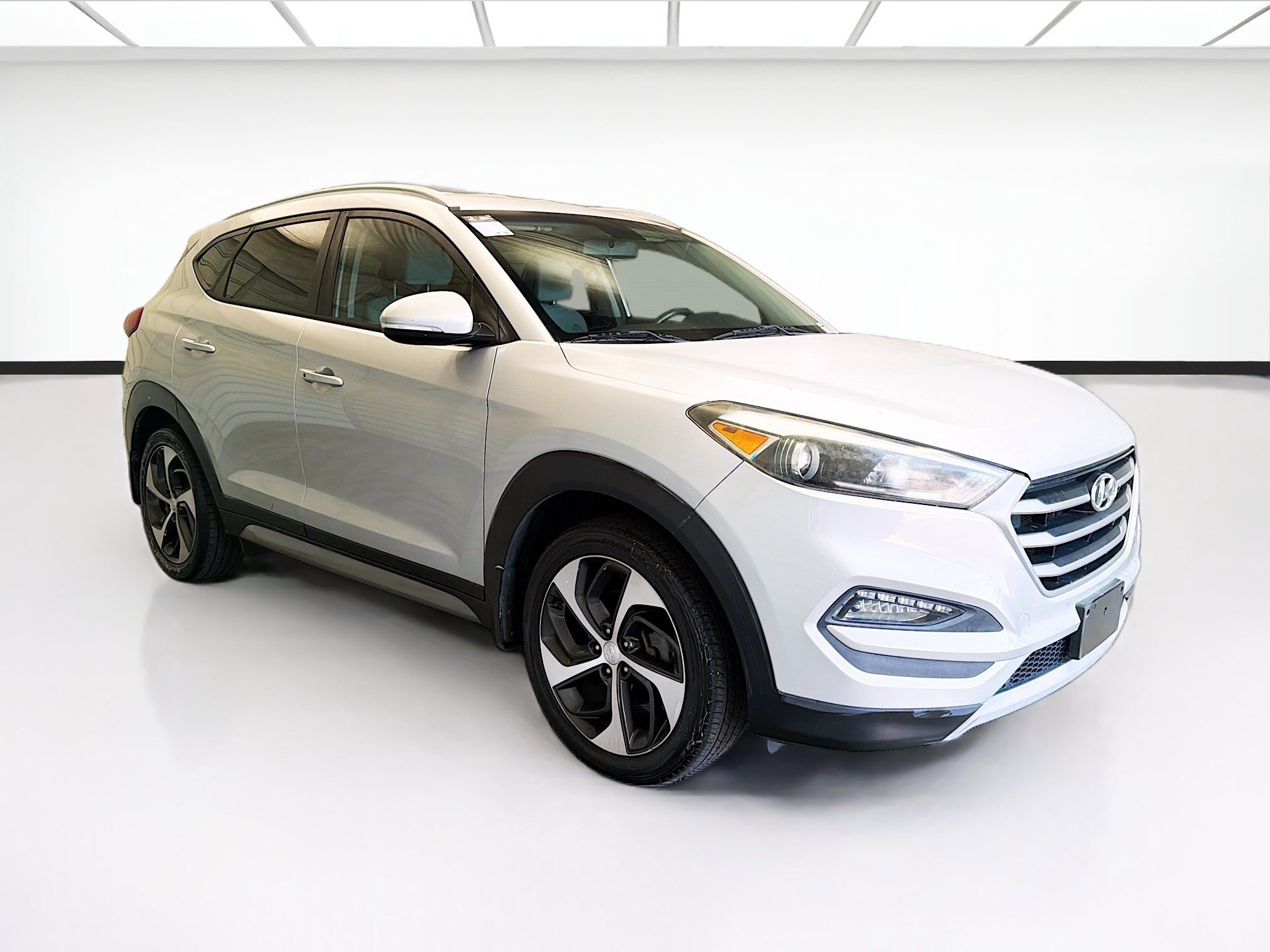 Used 2017 Hyundai Tucson Sport w/ Cargo Package AWD/4WD image 3