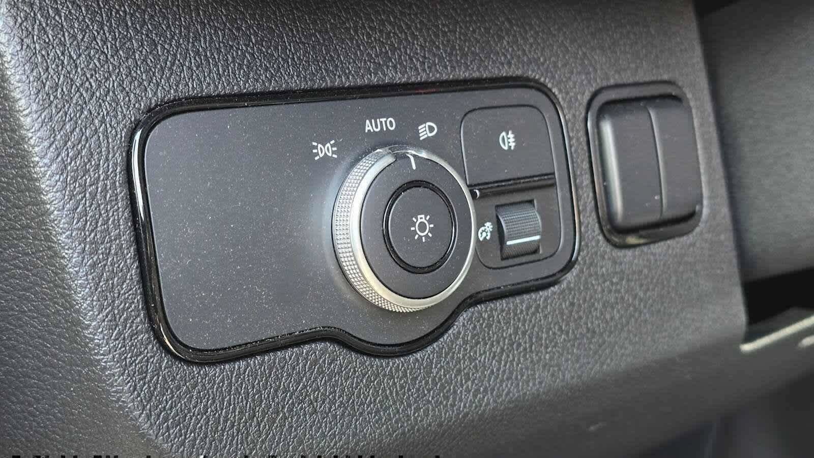 Used 2025 Mercedes-Benz Sprinter 2500 image 27