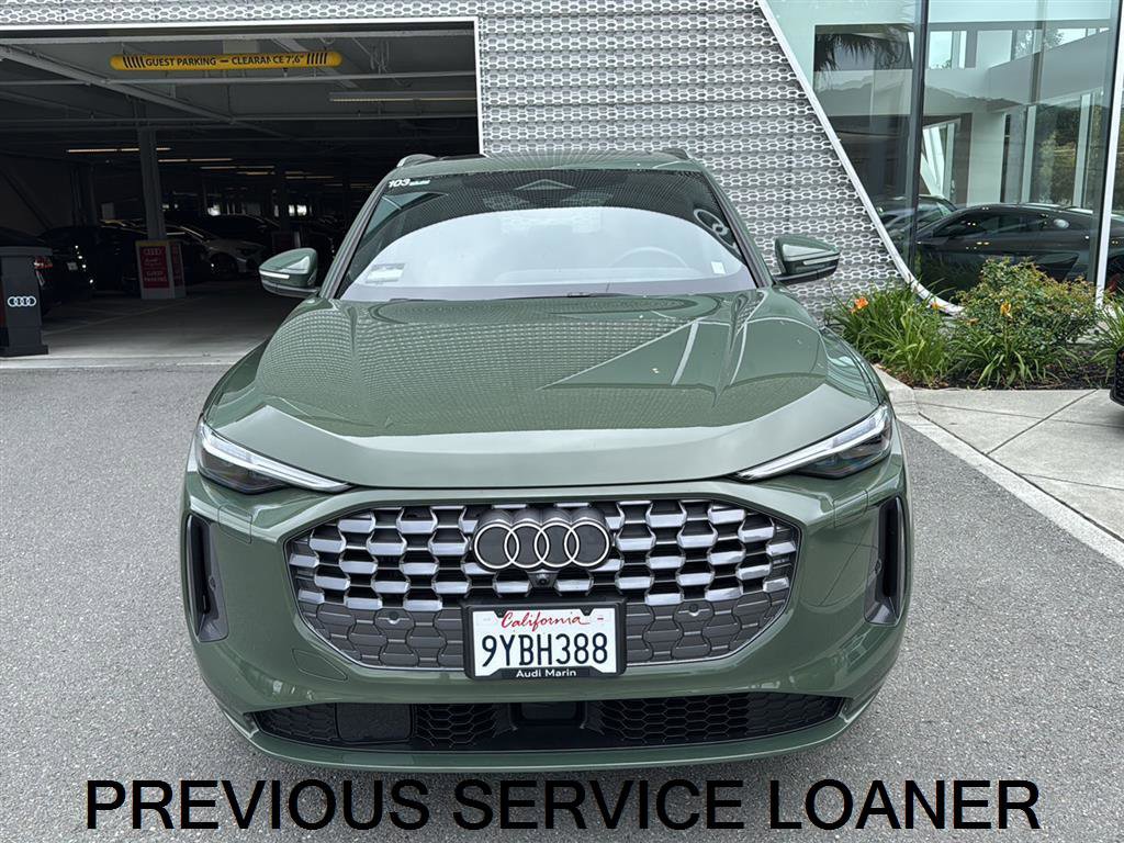 Used 2025 Audi Q5 Premium w/ Premium Plus AWD/4WD image 2
