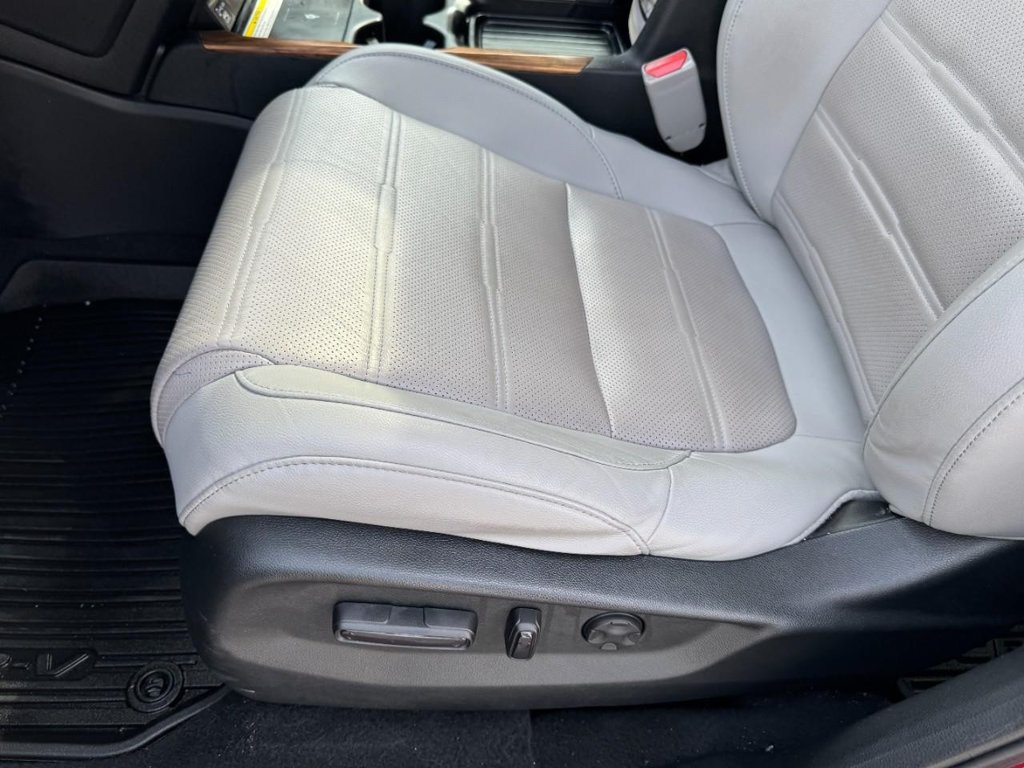 Used 2020 Honda CR-V Touring image 15
