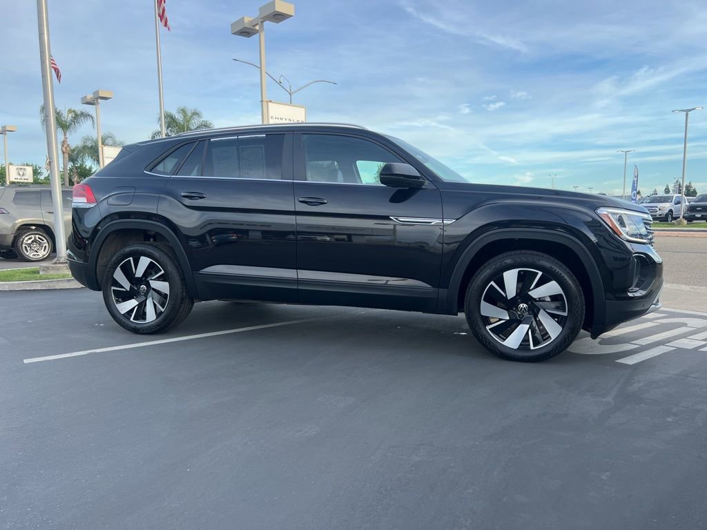 Used 2025 Volkswagen Atlas Cross Sport SE image 8