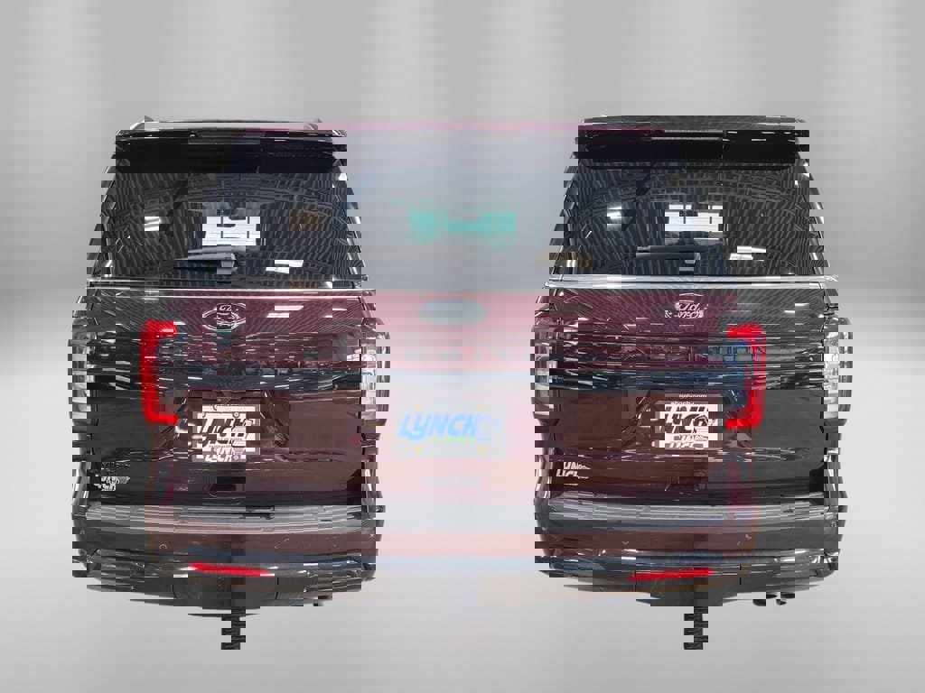 Used 2023 Ford Expedition Limited image 3