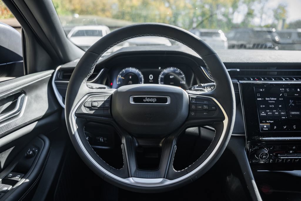 New 2025 Jeep Grand Cherokee Laredo X w/ Luxury Tech Group I image 28