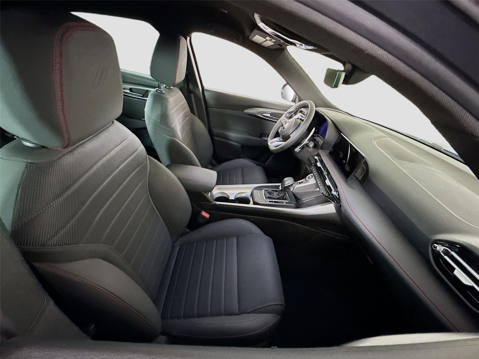 Used 2024 Dodge Hornet R/T w/ R/T Blacktop Package image 19