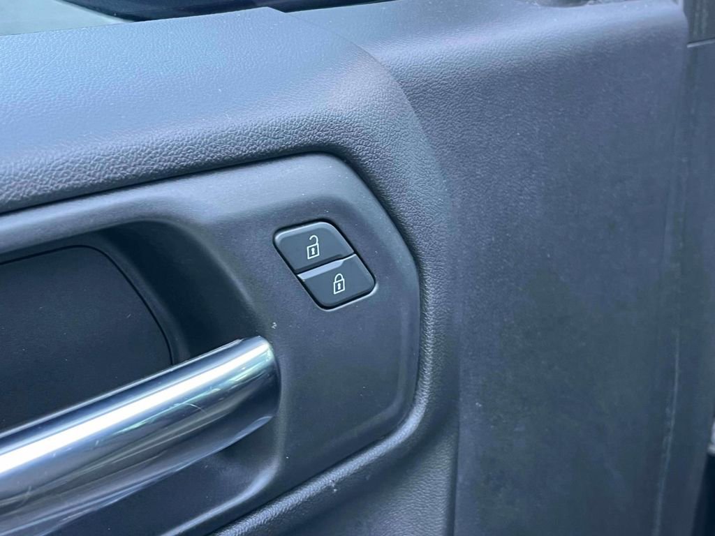 Used 2019 Chevrolet Silverado 1500 Custom w/ Trailering Package image 24