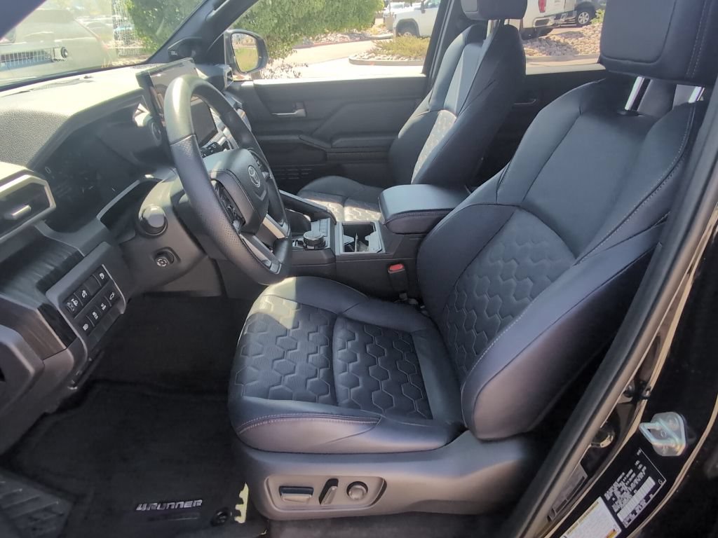 Used 2025 Toyota 4Runner Platinum AWD/4WD image 11