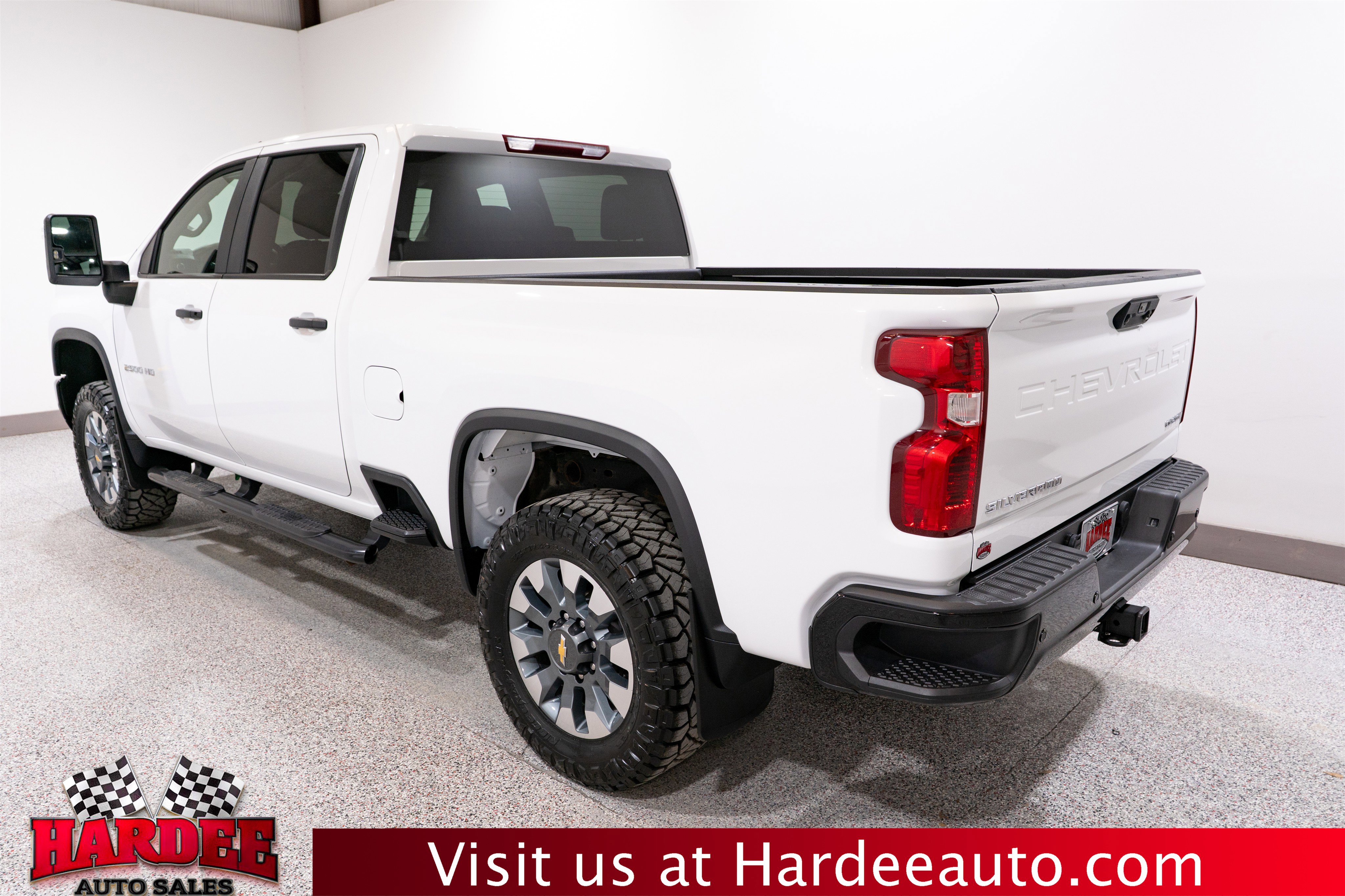 Used 2025 Chevrolet Silverado 2500 Custom w/ Custom Value Package AWD/4WD image 3
