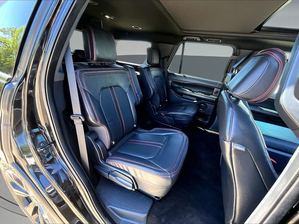 Used 2022 Ford Expedition Limited w/ Equipment Group 303A AWD/4WD image 28