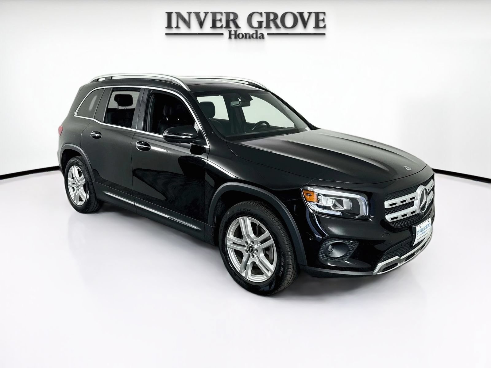 Used 2022 Mercedes-Benz GLB 250 4MATIC image 3