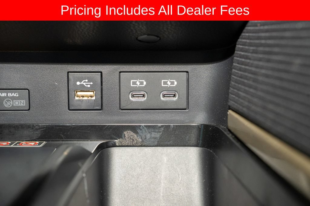 Used 2025 Toyota Camry SE FWD image 14