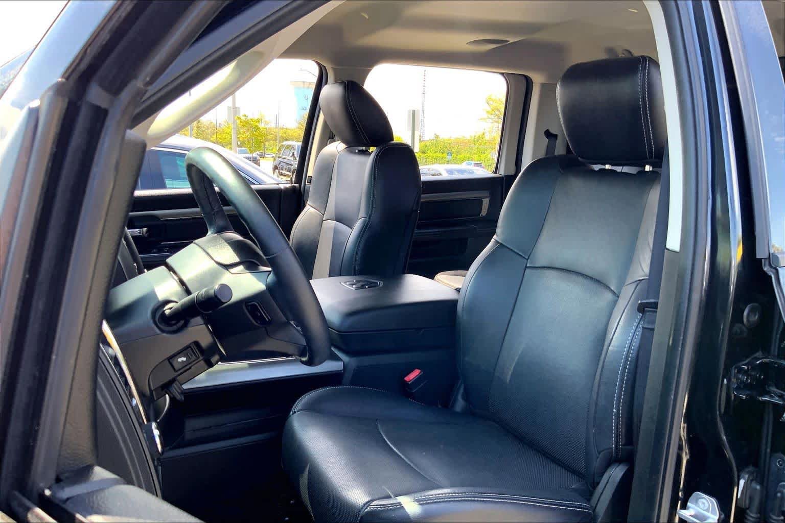Used 2016 RAM 1500 Sport w/ Black Ram 1500 Sport Group AWD/4WD image 9