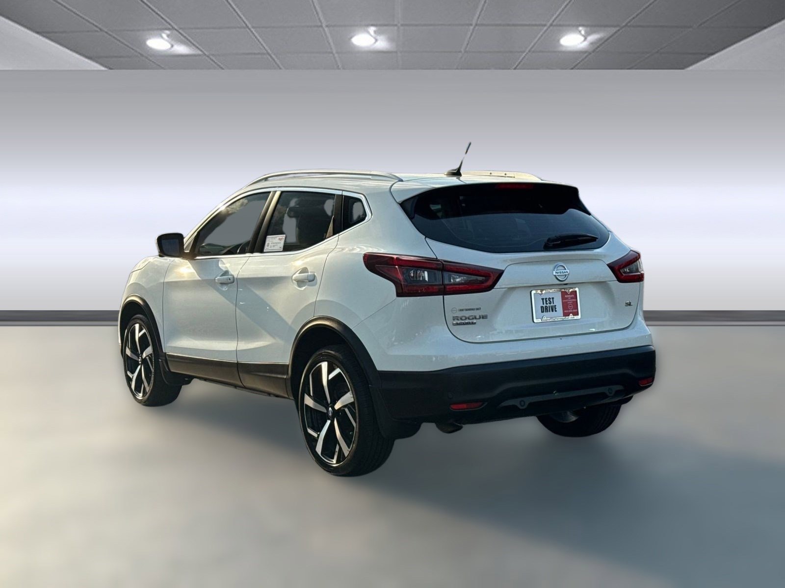 Used 2021 Nissan Rogue Sport SL w/ Premium Package image 3