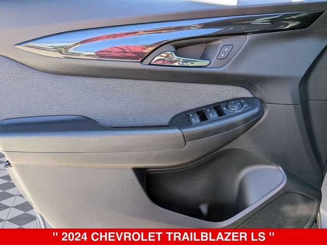 Used 2024 Chevrolet TrailBlazer LS AWD/4WD image 27