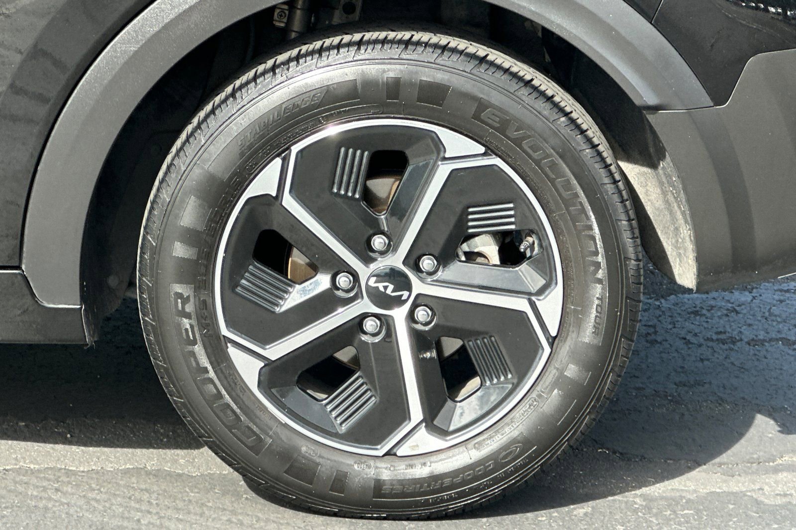 Used 2023 Kia Niro EX image 45
