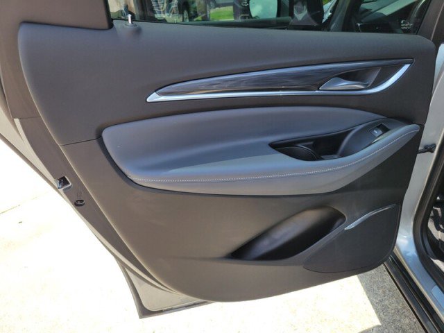 Used 2024 Buick Enclave Premium image 32