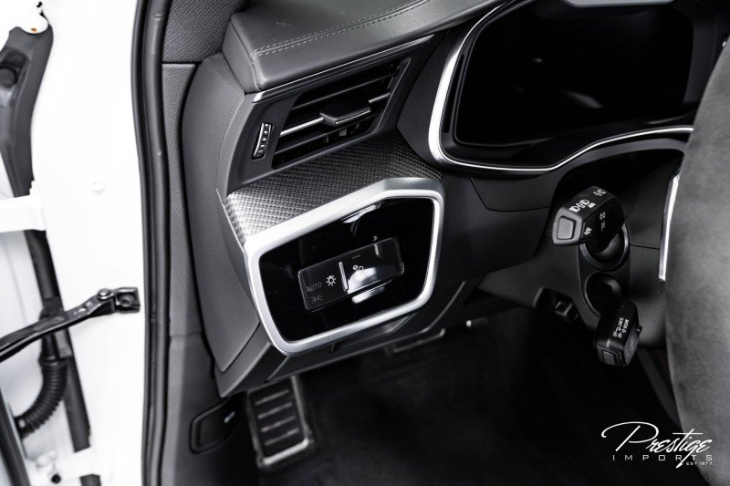 Used 2022 Audi RS 6 w/ Executive Package image 28