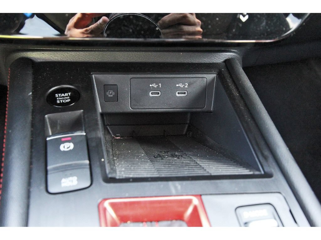 Used 2025 Nissan Kicks SR w/ SR Premium Package AWD/4WD image 29