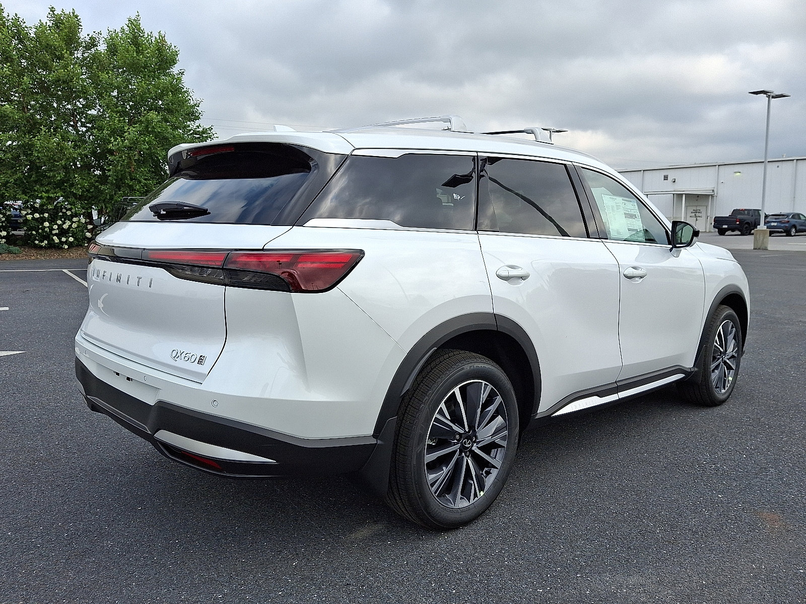 New 2026 INFINITI QX60 Luxe w/ Cargo Package image 4