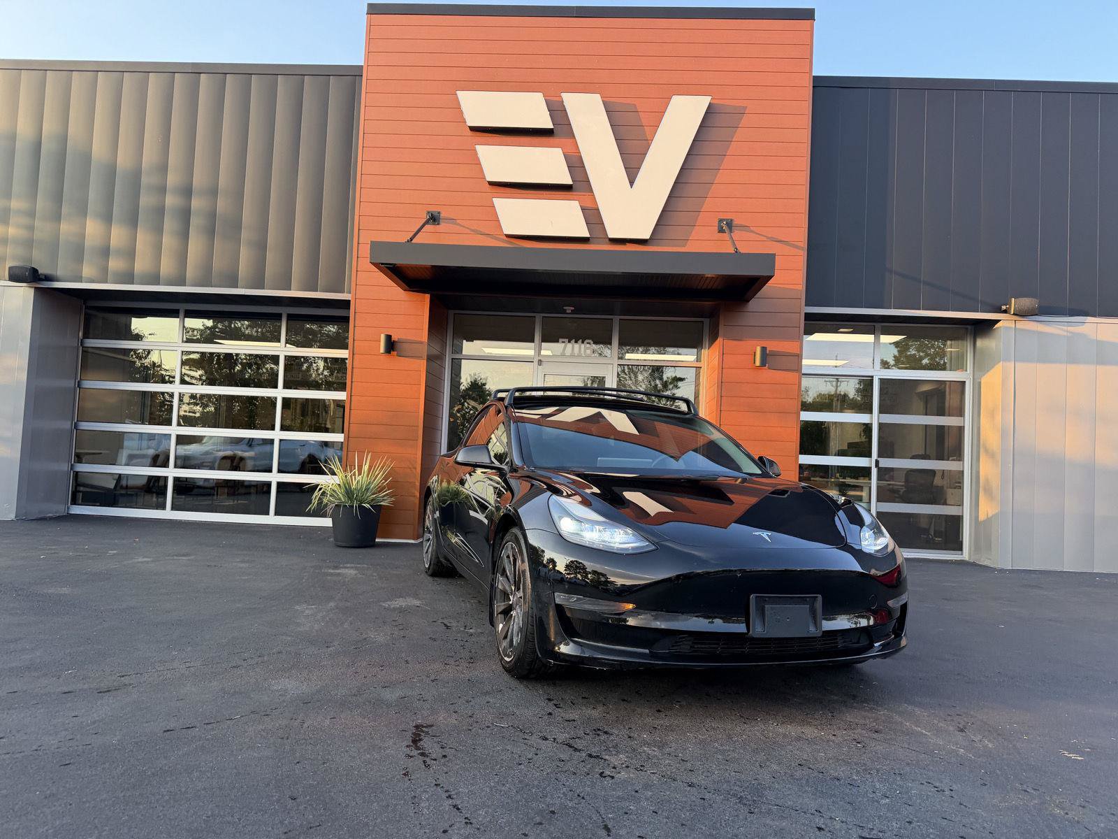 Used 2023 Tesla Model 3 Standard Range RWD image 2