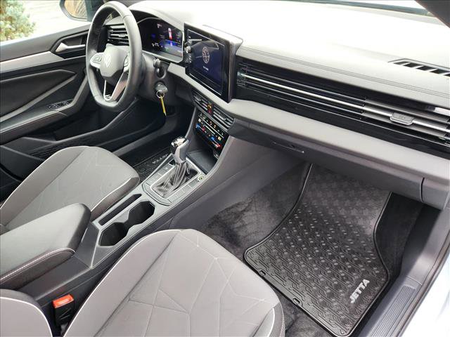 Certified 2025 Volkswagen Jetta Sport image 12