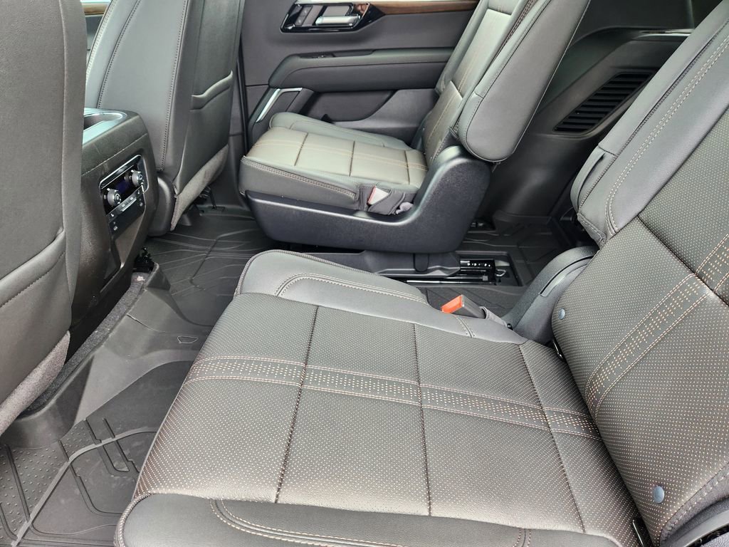 New 2026 Chevrolet Tahoe High Country w/ Sun And Tow Package AWD/4WD image 19