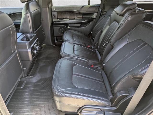 Used 2019 Ford Expedition Limited w/ Equipment Group 301A AWD/4WD image 18