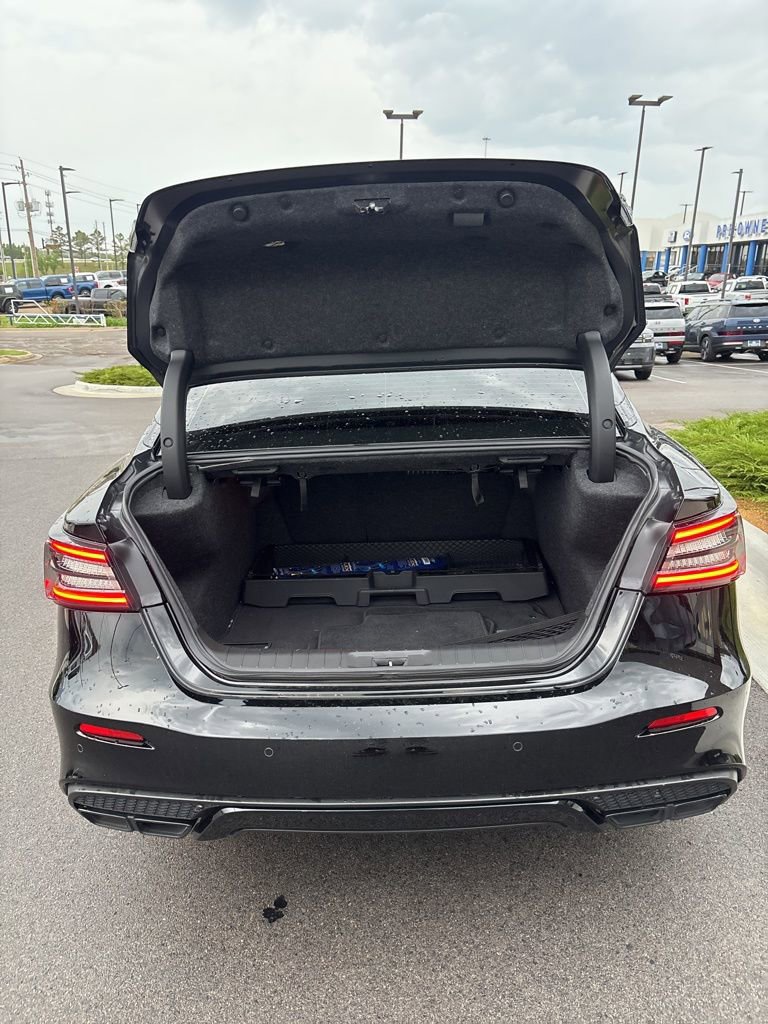 Used 2023 Nissan Maxima SR w/ Sport Mat Group image 15